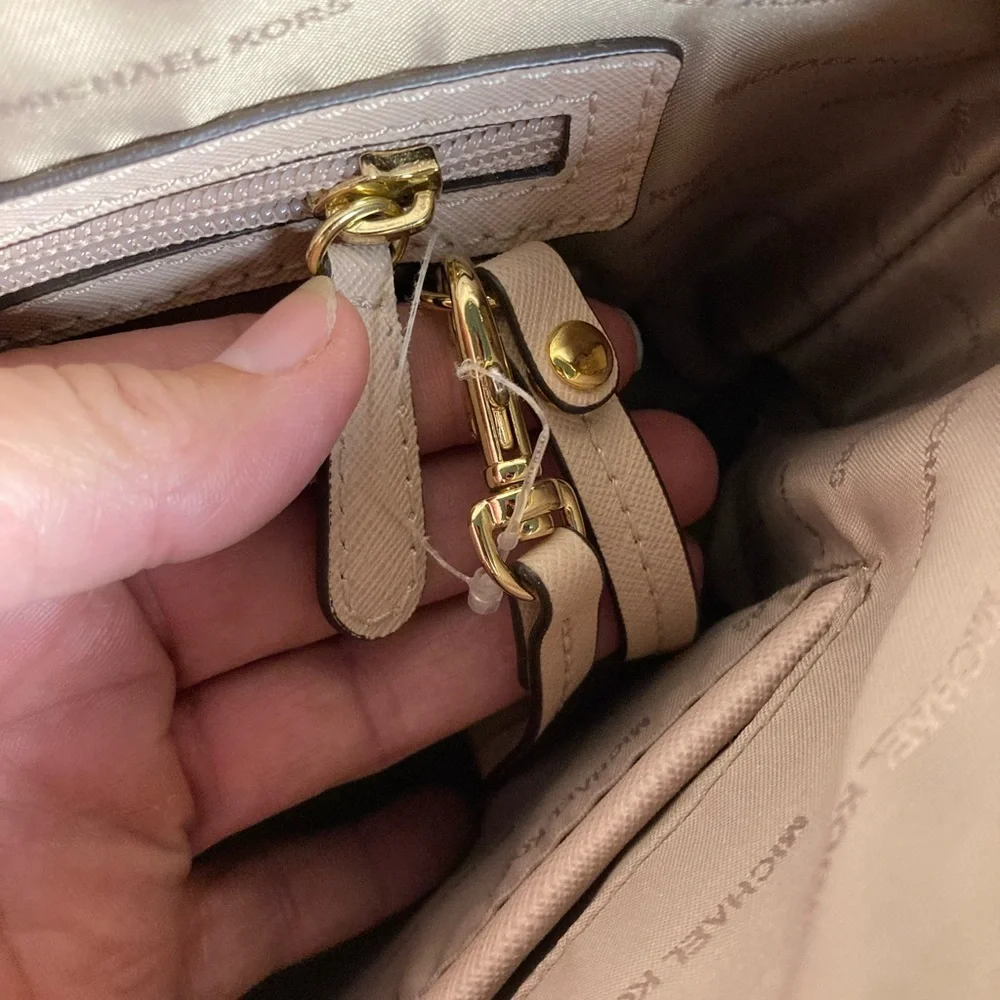 Michael Kors NWOT Tote shoulder Bag - Picture 7 of 9